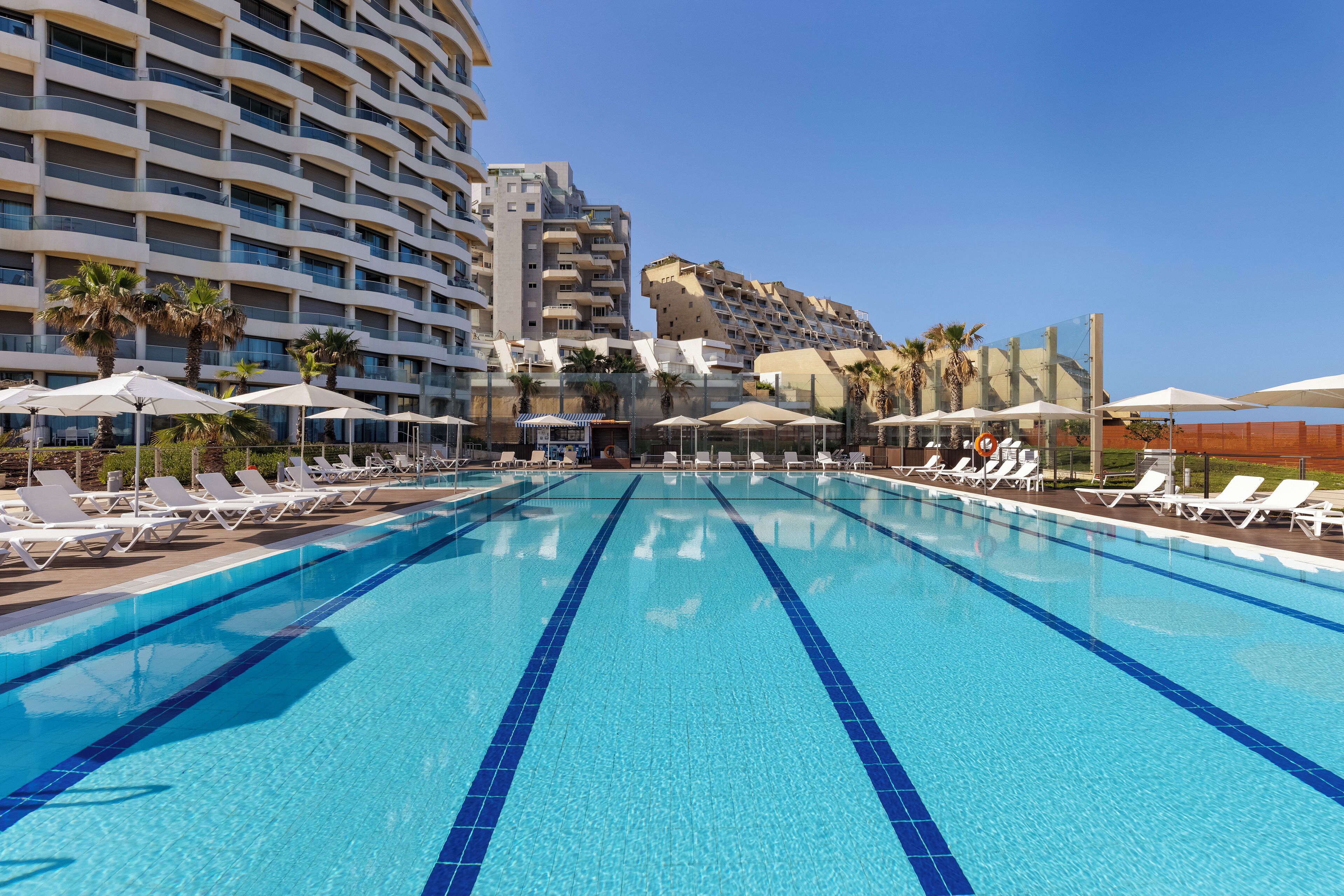 Piscine extérieure (ouverte en saison)