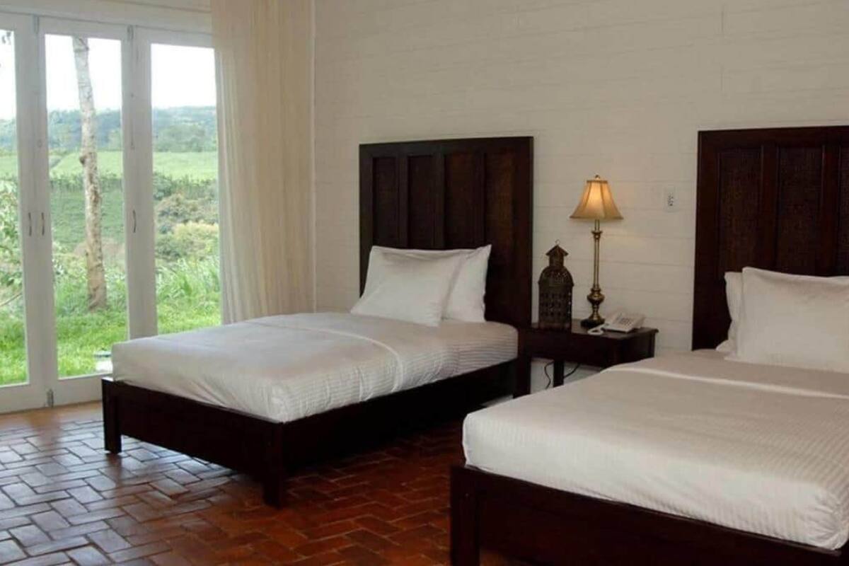 Deluxe-Zweibettzimmer, 2 Einzelbetten, Bergblick | Hochwertige Bettwaren, Daunenbettdecken, Zimmersafe
