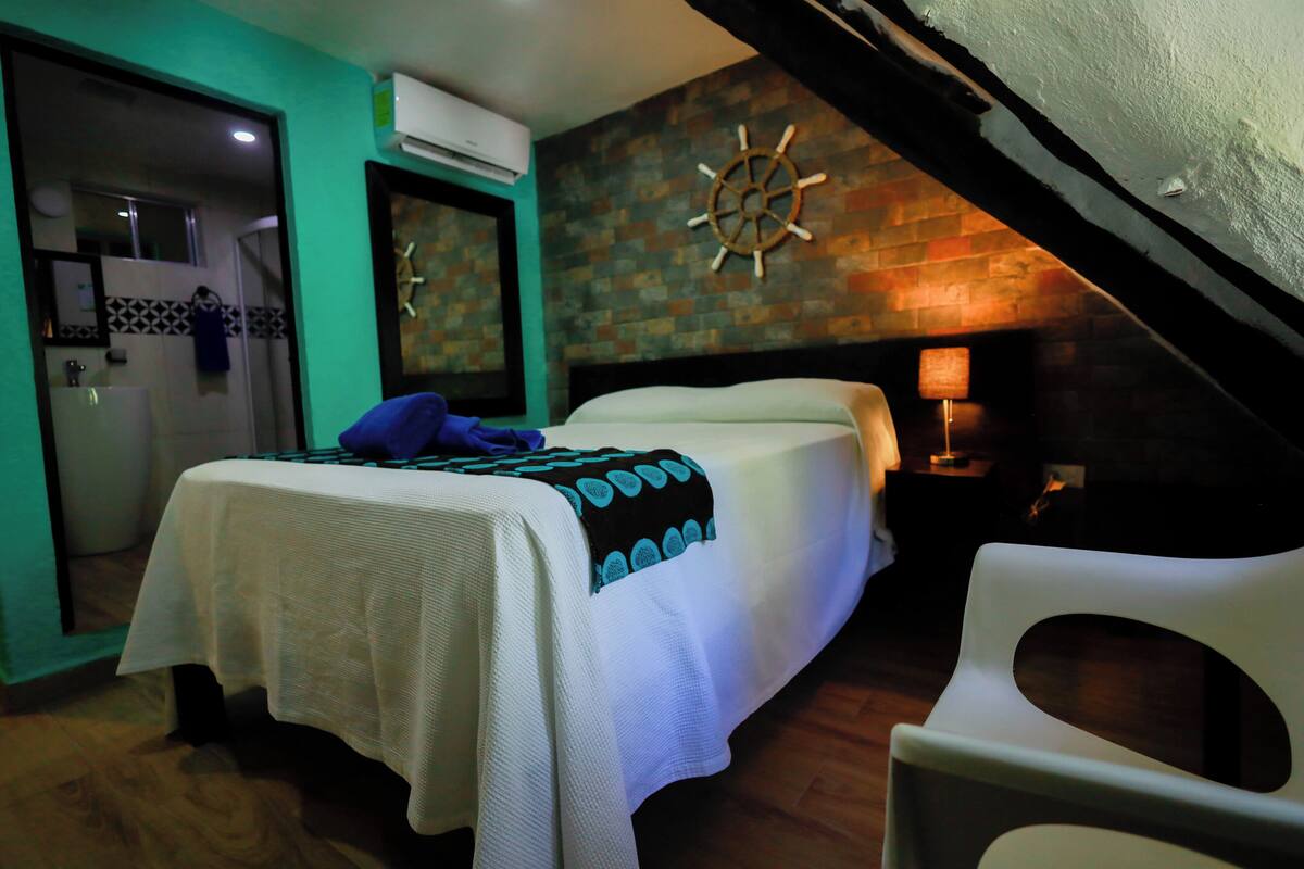 economy room | free wifi, bed sheets