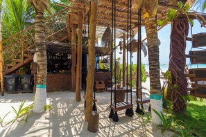 Quầy bar trên bãi biển