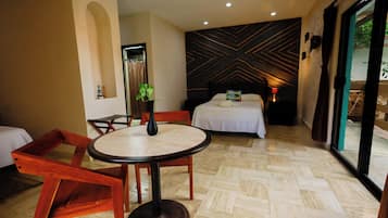 Habitación superior, vista al jardín | Wifi gratis y ropa de cama