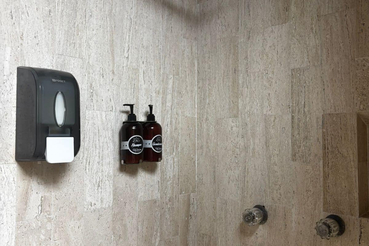 shower, free toiletries, towels