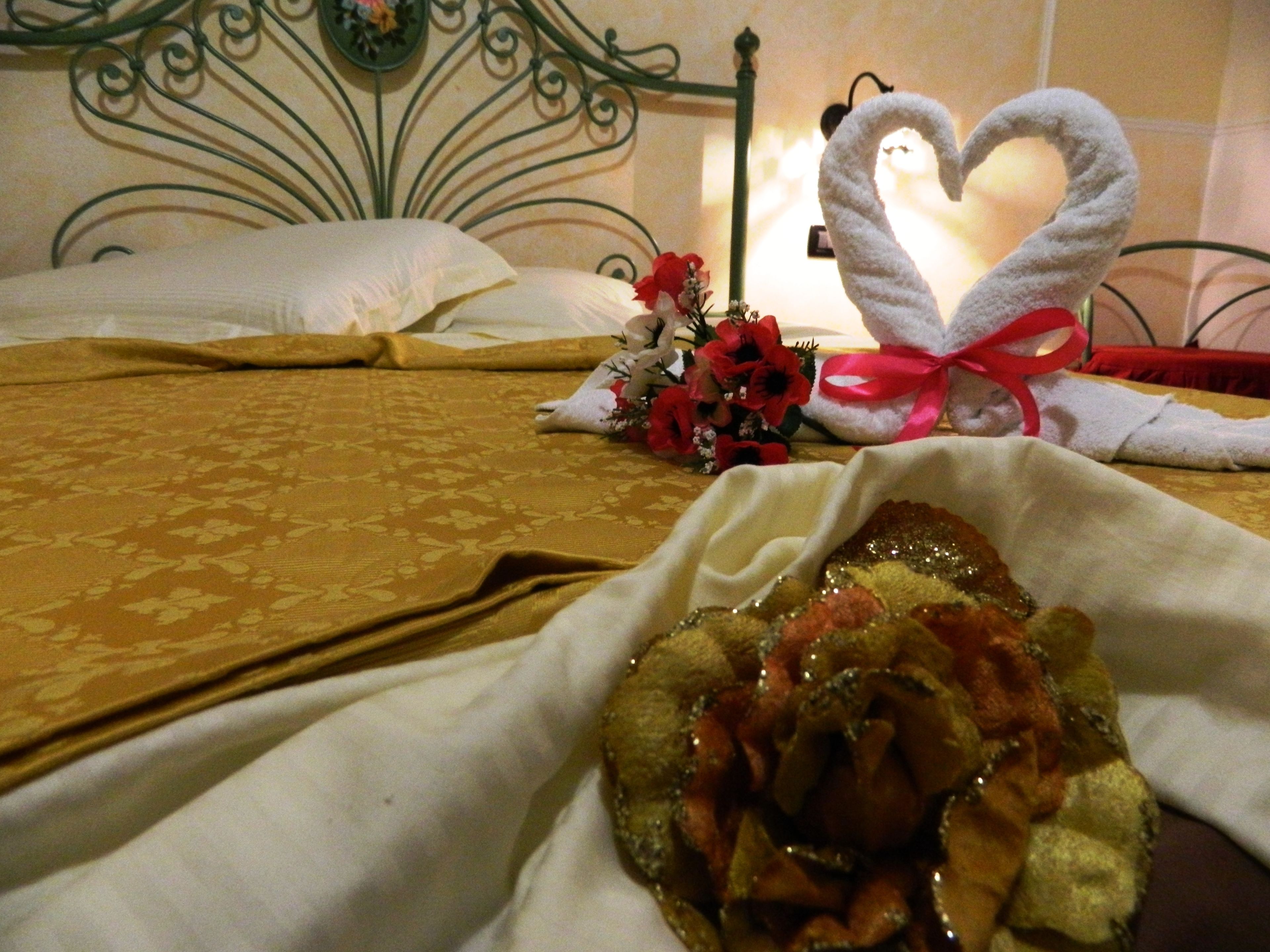 triple room | premium bedding, minibar, in-room safe, desk