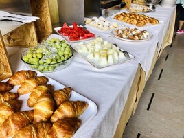 Bao gồm bữa sáng đặc sản địa phương hàng ngày 