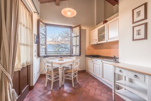 Apartment, 1 Bedroom (per 3 persone) | Living area