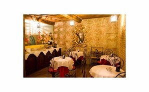 Free daily buffet breakfast - Antica Corte dei Principi (Lucca)