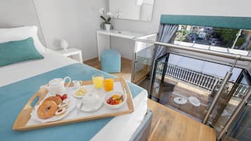 Tägliches kontinentales Frühstück (10 EUR pro Person)