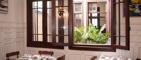 Free daily buffet breakfast