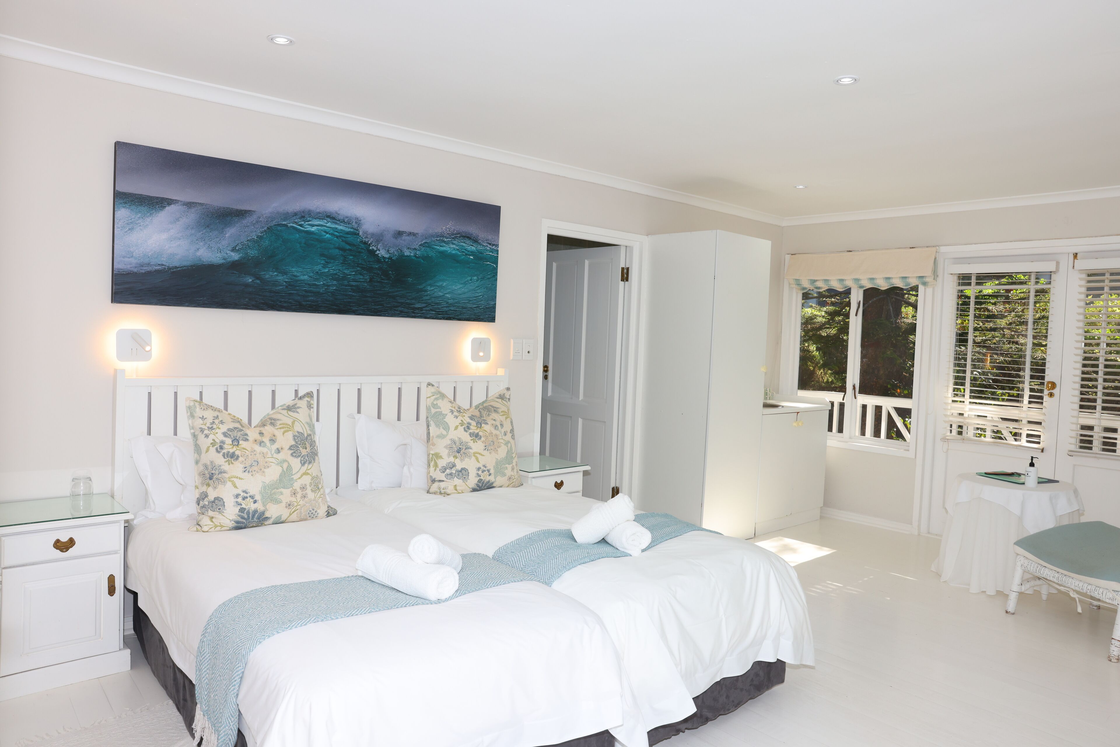 Garden and pool view - Standard