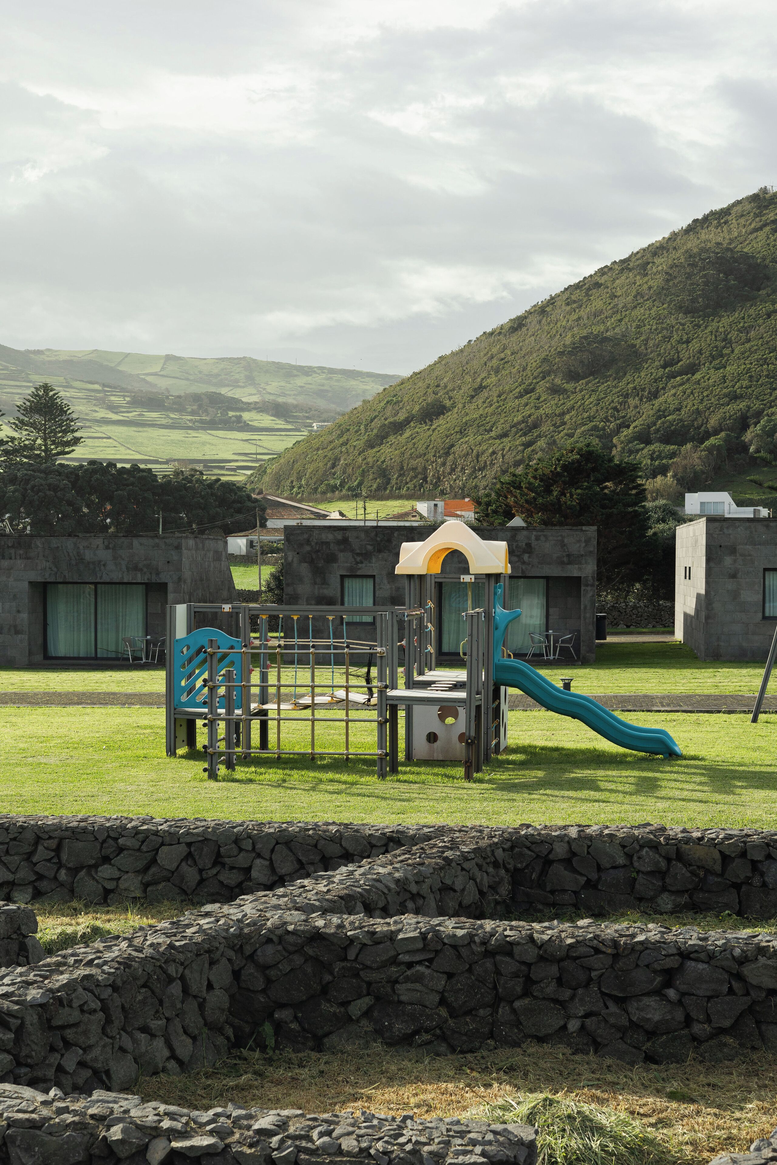 Vista frontal de la propiedad