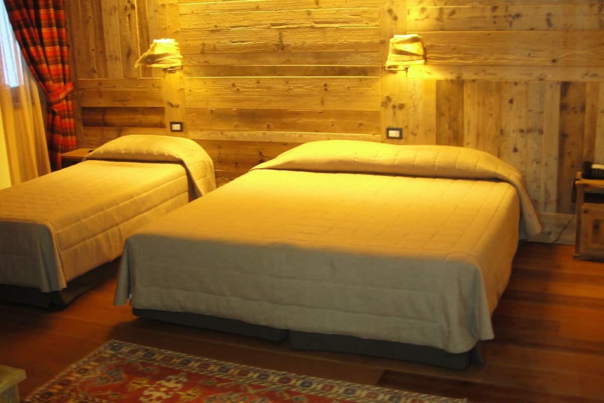 triple room | pillow-top beds, in-room safe, desk, blackout curtains