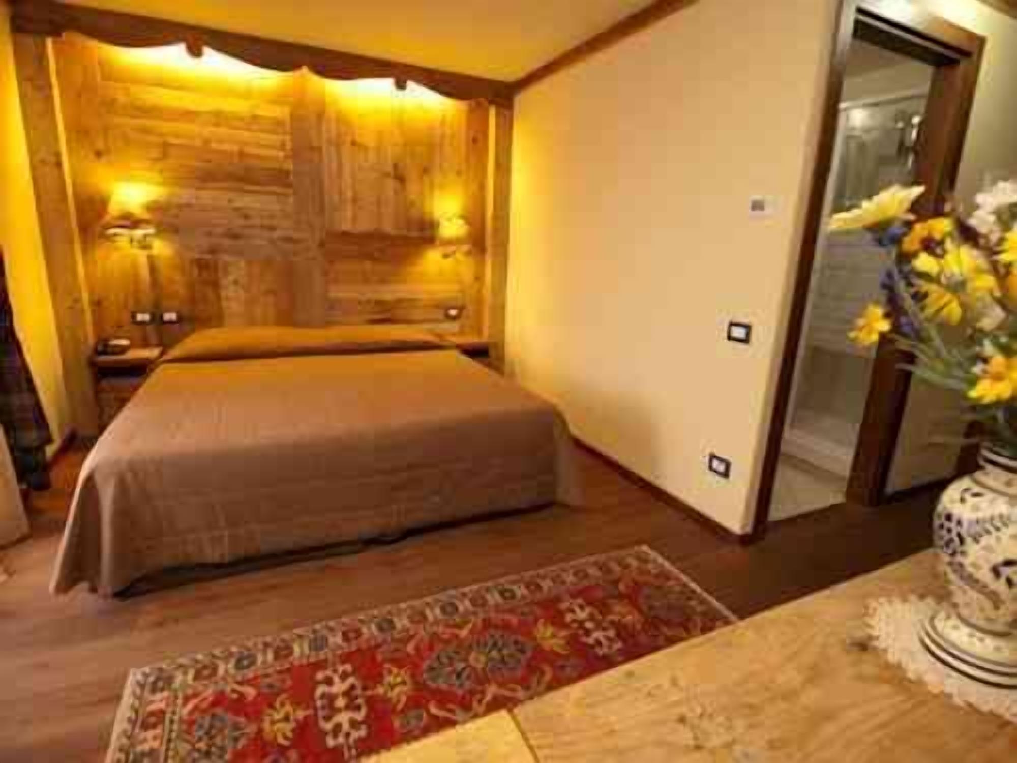 pillow-top beds, in-room safe, desk, blackout curtains