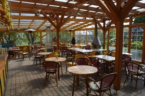 저녁 식사 제공, 지역 특선 요리, 정원 전망