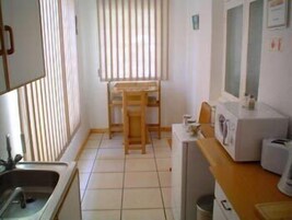 冰箱、微波炉、炉灶、茶具/咖啡用具