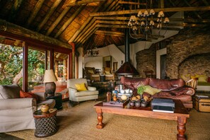 Interior detail - Nedile Lodge (Vaalwater)