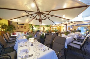Se sirven cenas y cocina regional