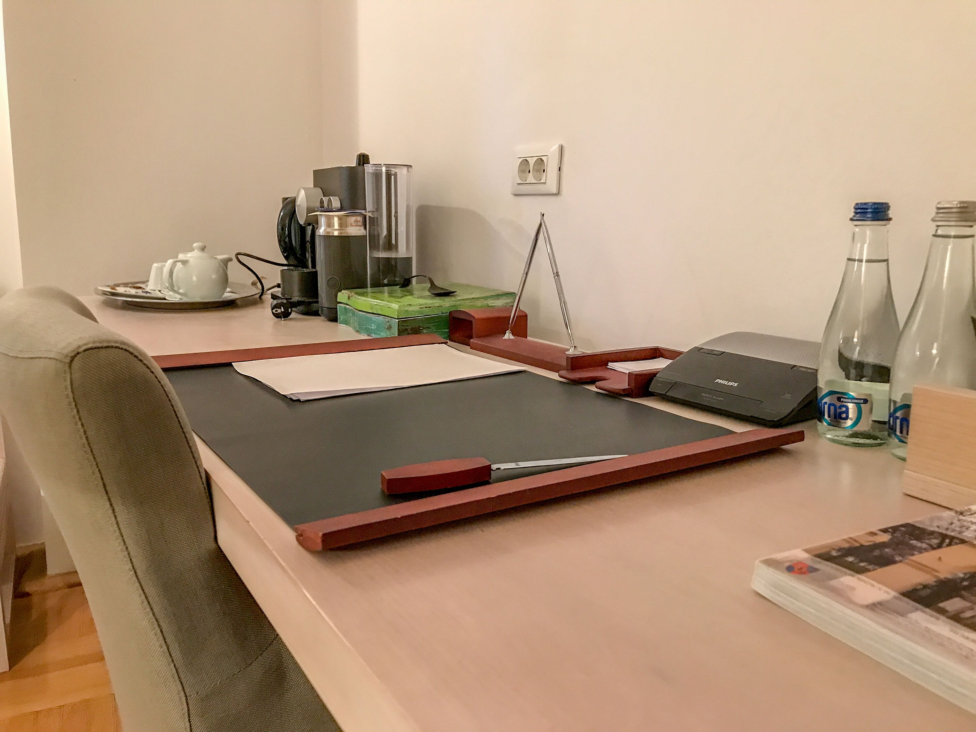 deluxe suite | hypo-allergenic bedding, minibar, in-room safe, desk