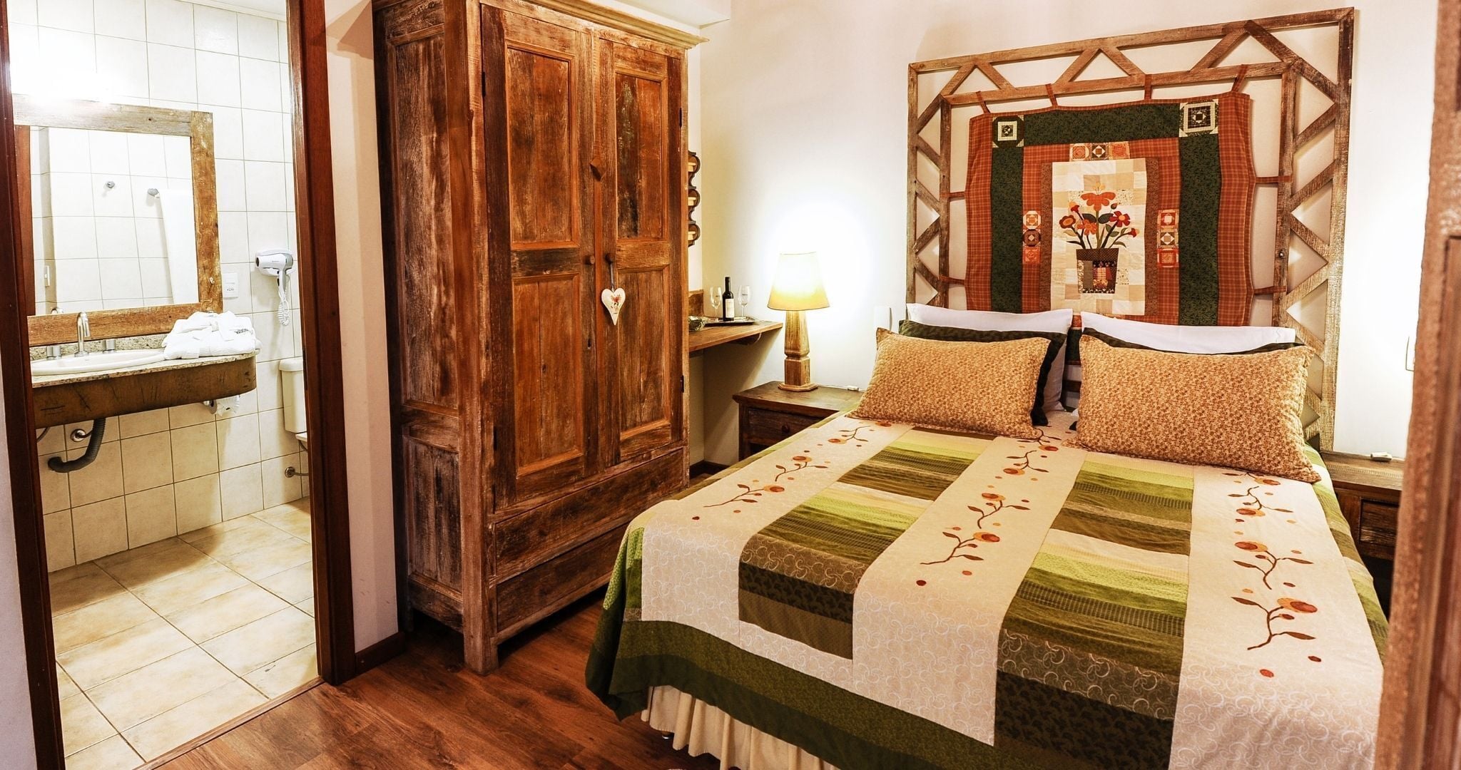 deluxe double room | 1 bedroom, free minibar, in-room safe, free wifi