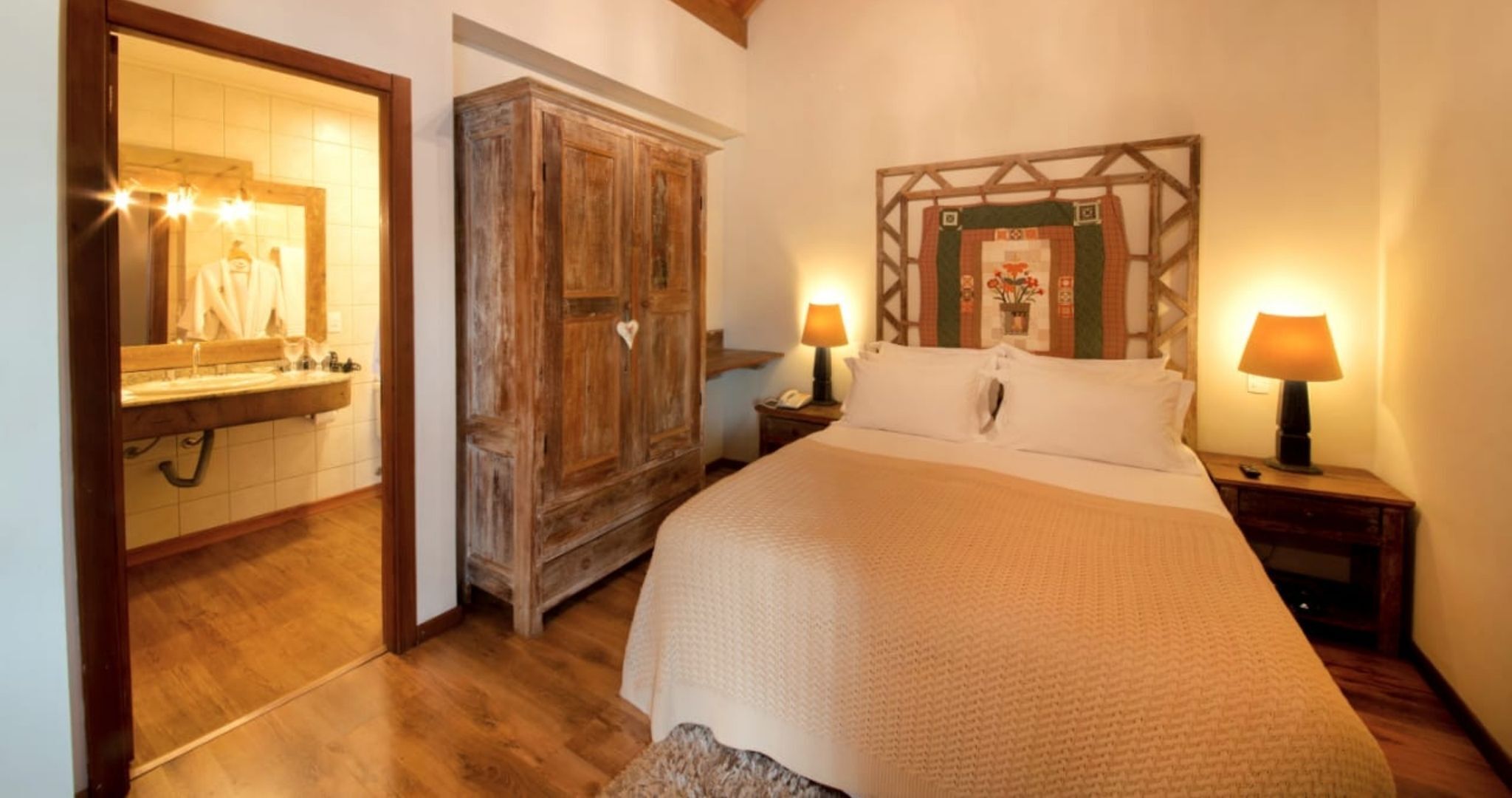 deluxe double room | 1 bedroom, free minibar, in-room safe, free wifi