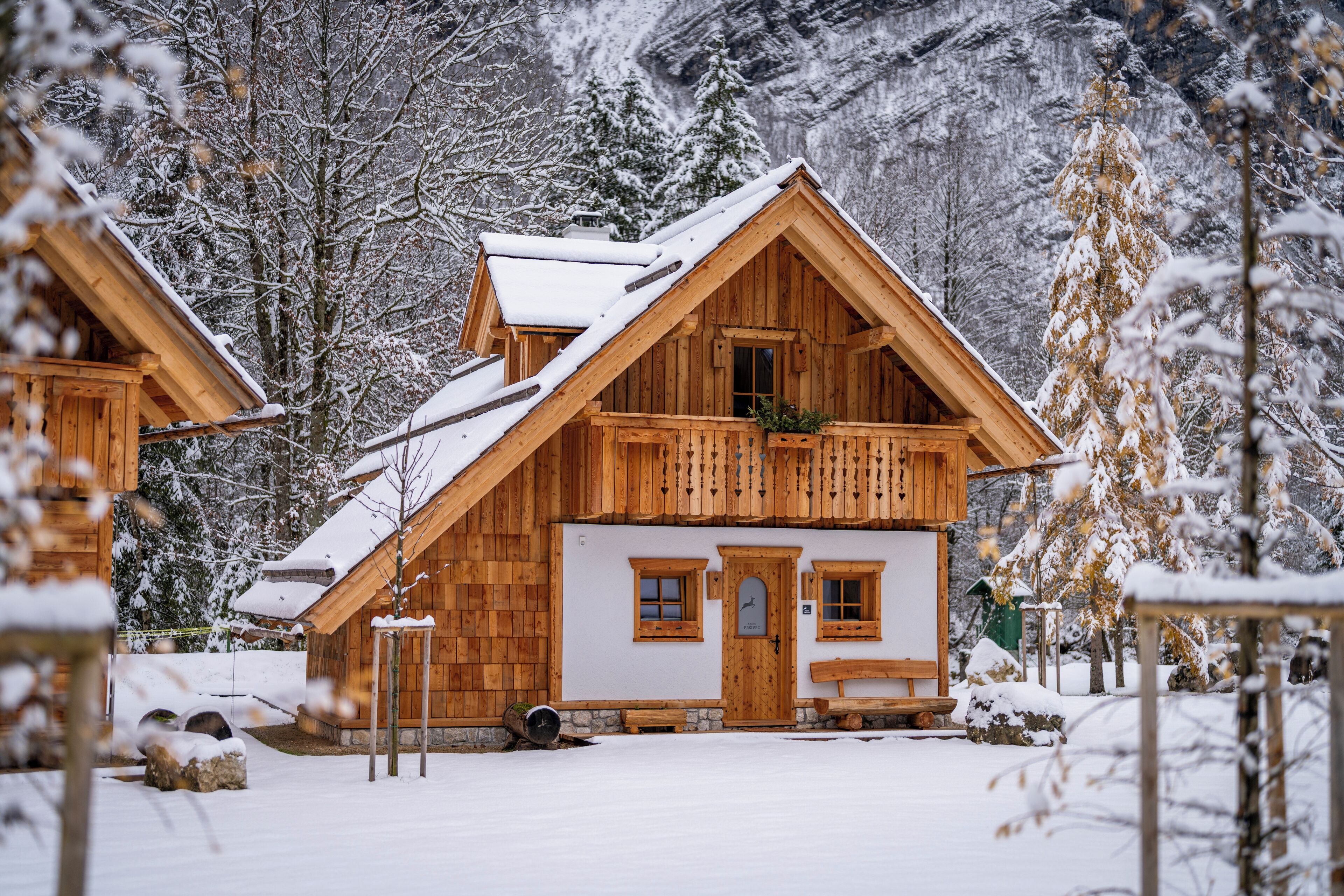 Chalet PRSIVEC with Mountain - River view, Fireplace and Sauna | Individuelt dekorert, individuelt innredet og skrivebord