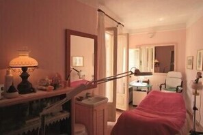 Body treatments, hot stone massages, body scrubs, facials - Hotel La Palma (Serrara Fontana)