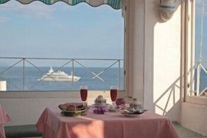 Inbegriffenes Frühstücksbuffet