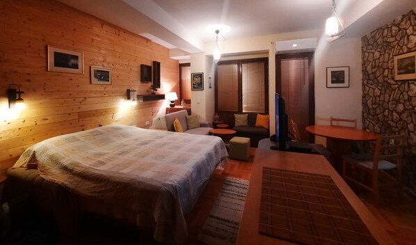 Studiosuite – design | Sengetøy av topp kvalitet, skrivebord og strykejern/-brett