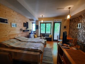 Studiosuite – design | Sengetøy av topp kvalitet, skrivebord og strykejern/-brett