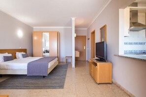 1 bilik tidur, peralatan tempat tidur premium, peti besi dalam bilik