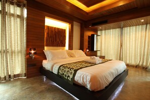 Premium bedding, minibar, in-room safe, blackout curtains
