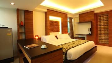 Bộ đồ giường cao cấp, minibar, két bảo mật tại phòng
