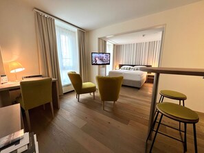 Monolocale Superior, 1 letto queen, non fumatori, angolo cottura | Biancheria da letto di alta qualità, minibar, una cassaforte in camera