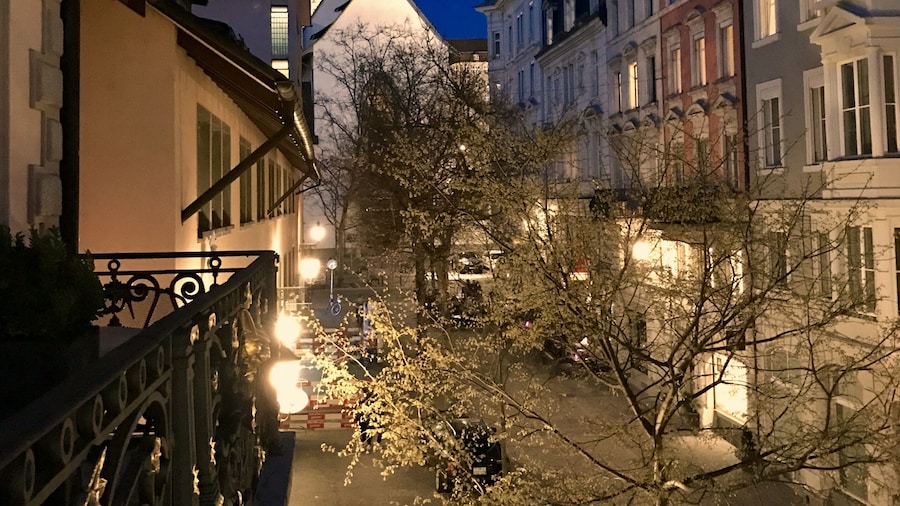 PLATZHIRSCH ZÜRICH - Downtown Boutique Hotel & Sushi Lounge