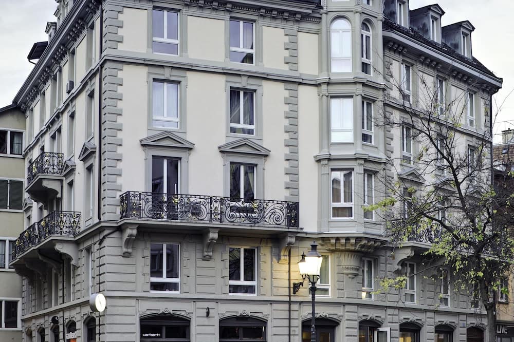 PLATZHIRSCH ZÜRICH - Downtown Boutique Hotel & Sushi Lounge
