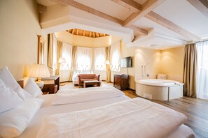 Suite Castle | 意大利 Frette 床单、防过敏的被褥、客房内保险箱、特色装修