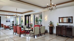 Lobby sitting area - Legacy Hotel Jerusalem (Jerusalem)