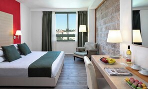 In-room safe, desk, iron/ironing board, free WiFi - Legacy Hotel Jerusalem (Jerusalem)