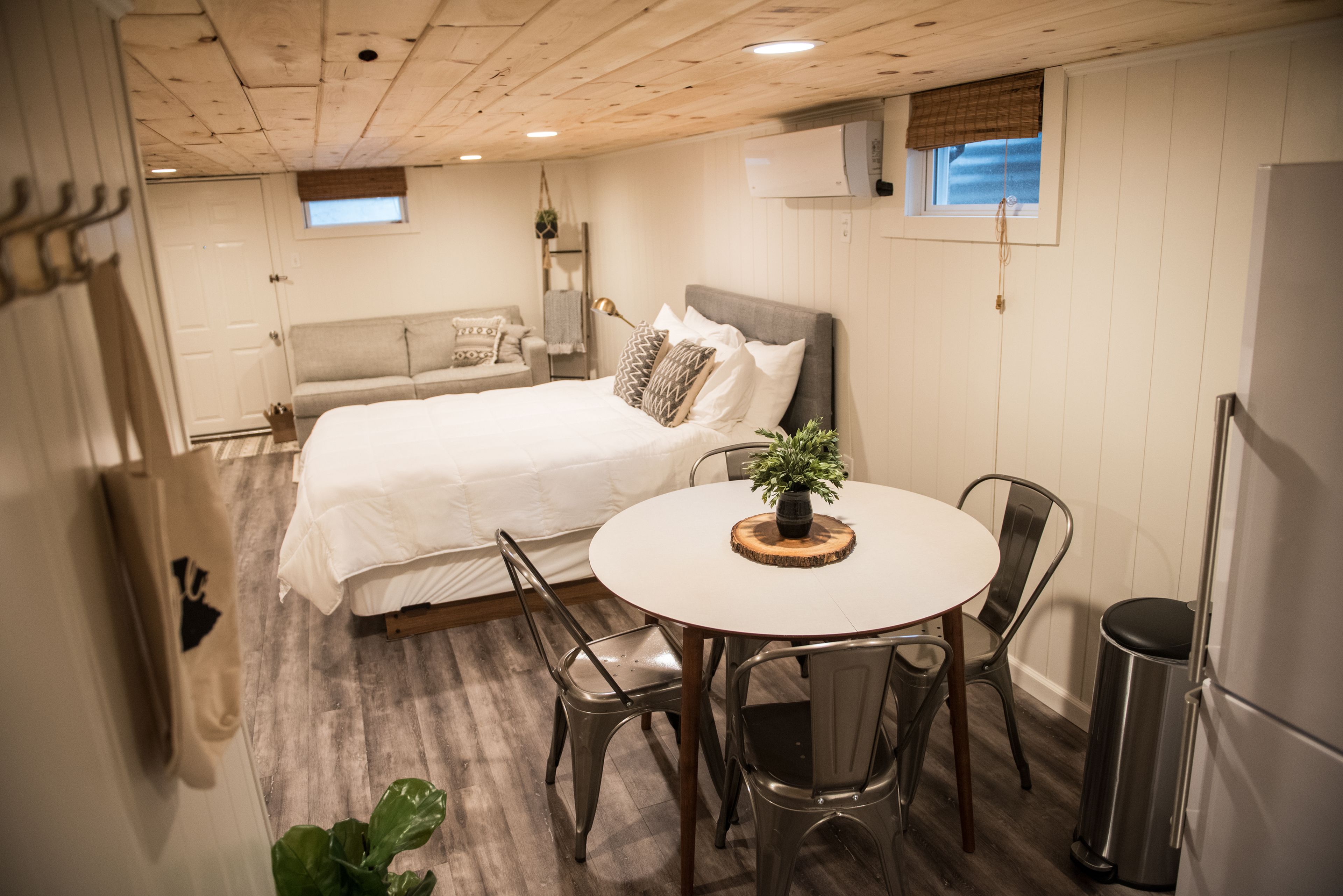 Suite Studio, 1 grand lit | Restauration dans la chambre