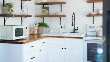 Classic Suite | Private kitchen | Full-size fridge, microwave, coffee/tea maker