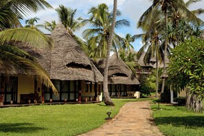 Minibar, in-room safe, iron/ironing board, free WiFi - Ocean Paradise Resort & Spa Zanzibar (Kiwengwa)