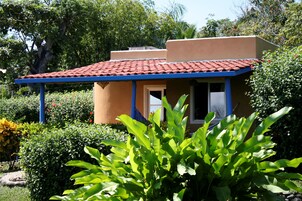 独立别墅, 多张床 | 客房内保险箱