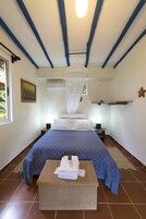 Villa, 2 Double Beds | In-room safe