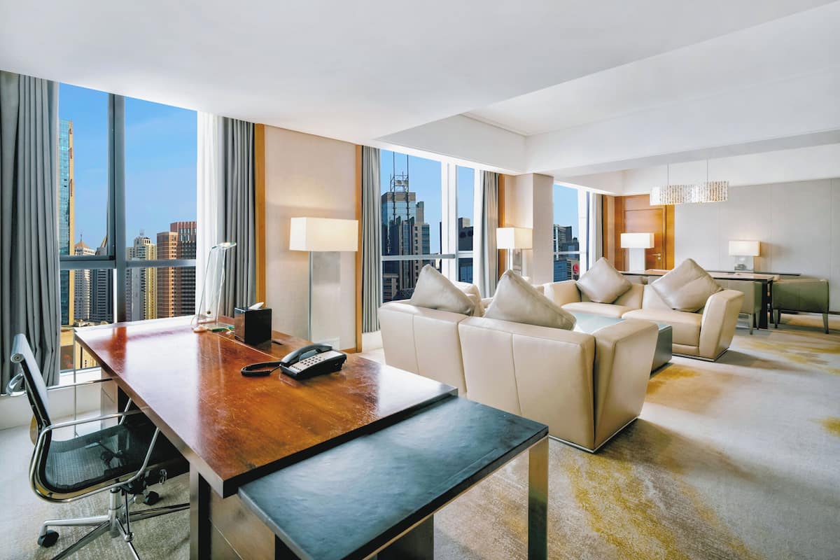 Suite, 1 Bedroom (Dining Areas) | Minibar, in-room safe, desk, blackout drapes