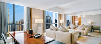 Holiday Inn Qingdao City Centre by IHG