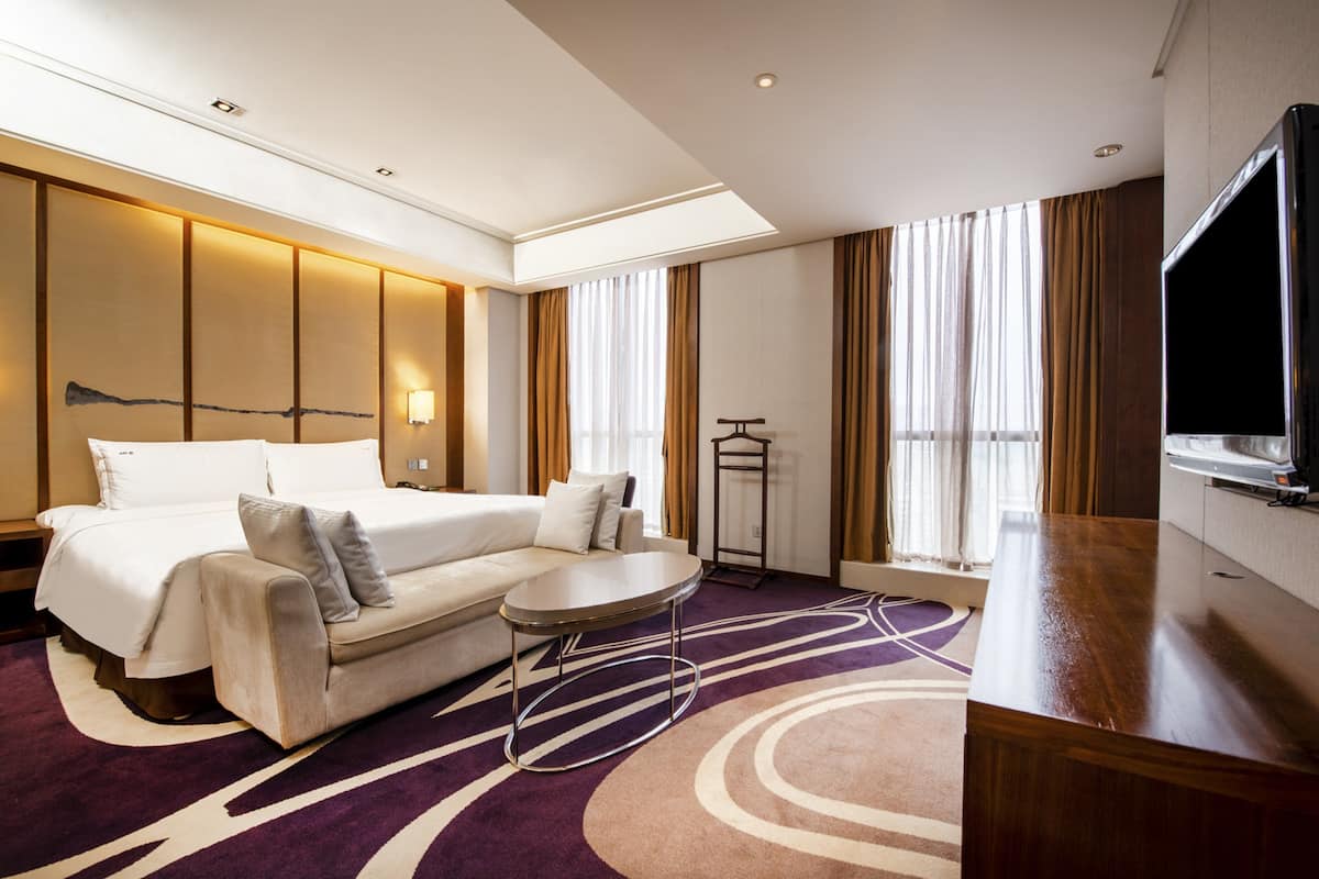 1 bedroom, minibar, in-room safe, desk