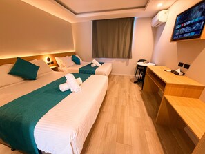 Chambre Familiale (Deluxe, 4 Pax 1 Queen, 1 Double)