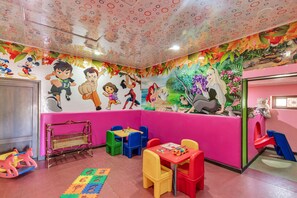 Innen-Kinderspielplatz