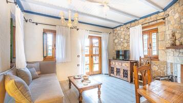 Family Apartment | Premium bedding, free WiFi