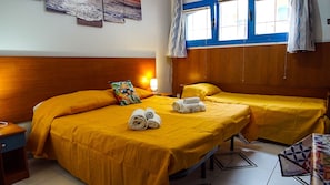 Roupas de cama premium, edredons de pluma, cofres nos quartos