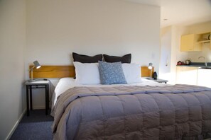 Blackout curtains, soundproofing, iron/ironing board, free WiFi - Akaroa Criterion Motel (AKAROA)